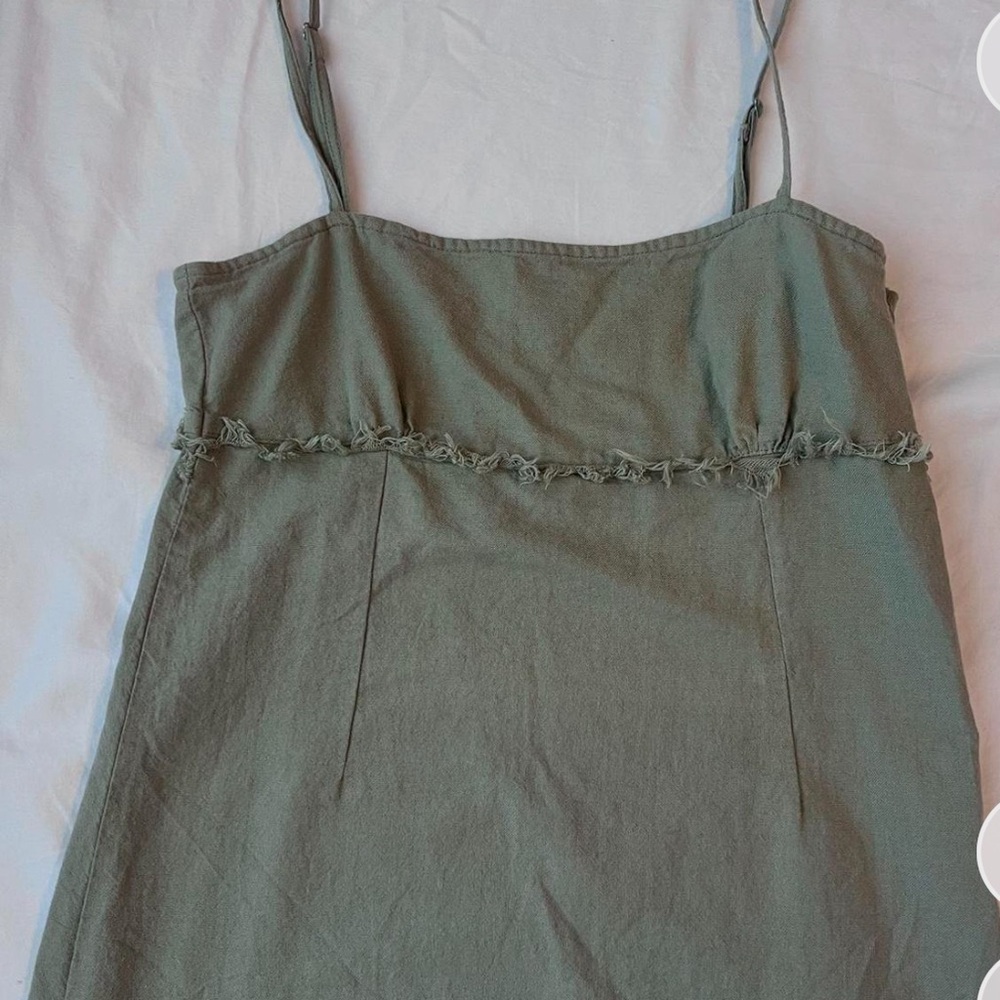 Motel Rocks Una Distressed Hem Midi Slip Dress In Slate Green Linen
Size small